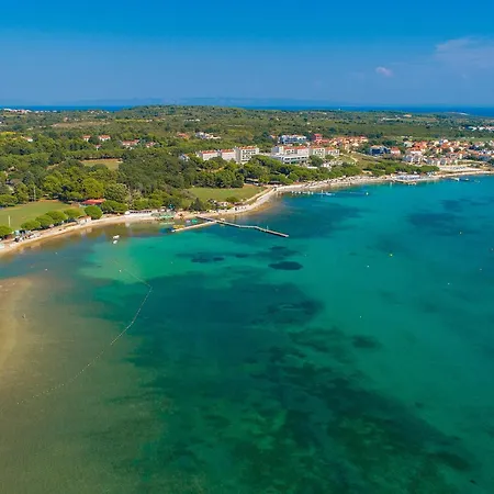Holiday home 6 Bedroom Beautiful In Medulin