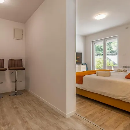 6 Bedroom Beautiful In Holiday home
