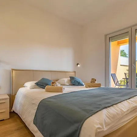 Holiday home 6 Bedroom Beautiful In *